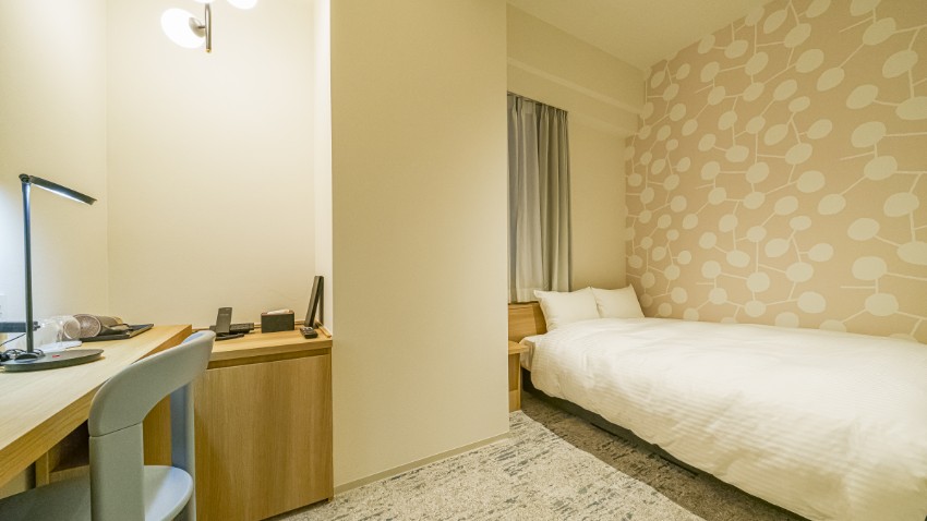 2階セミダブルルーム01